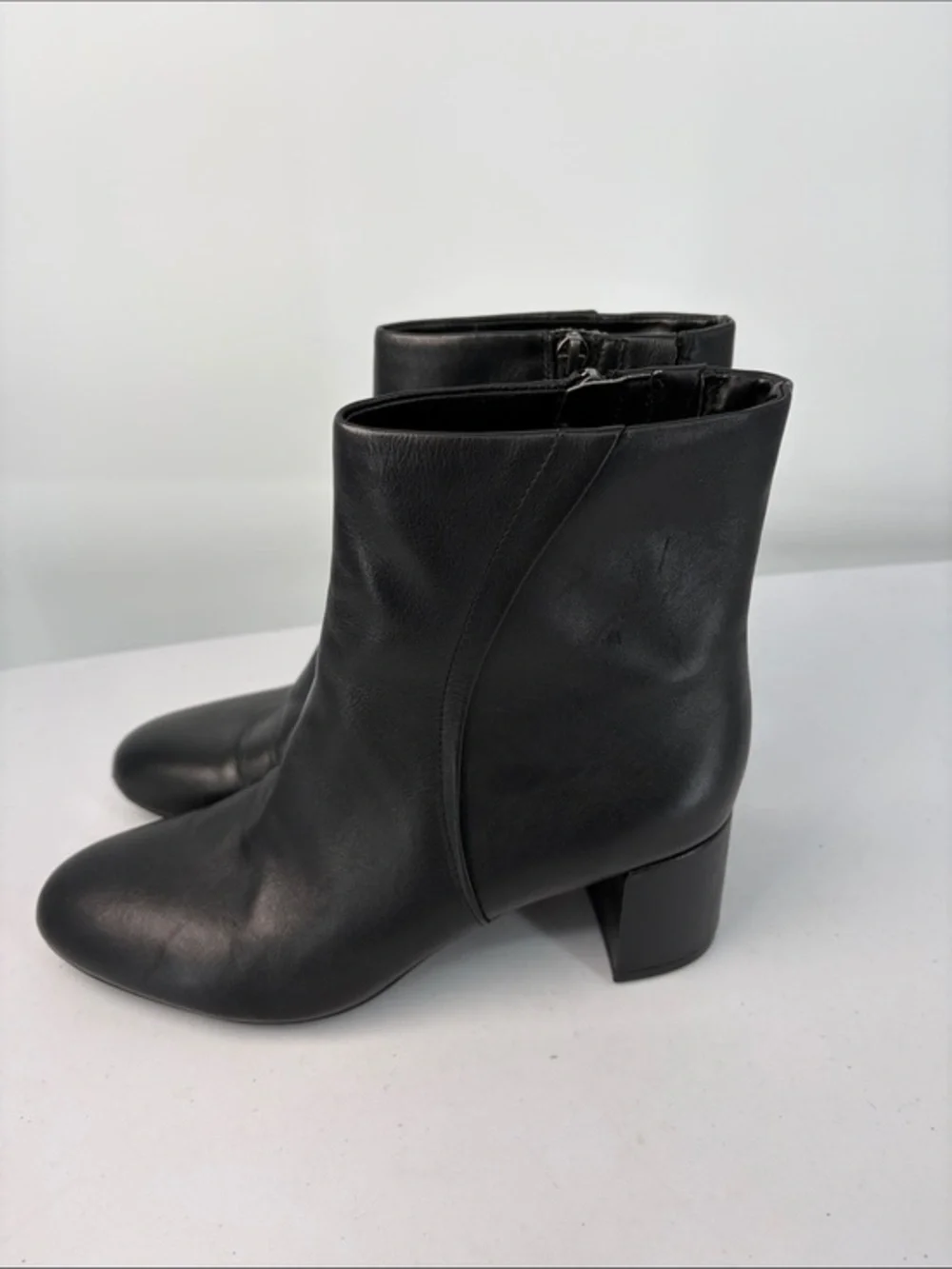 🗑️ Naturalizer River Black Leather Ankle Boots